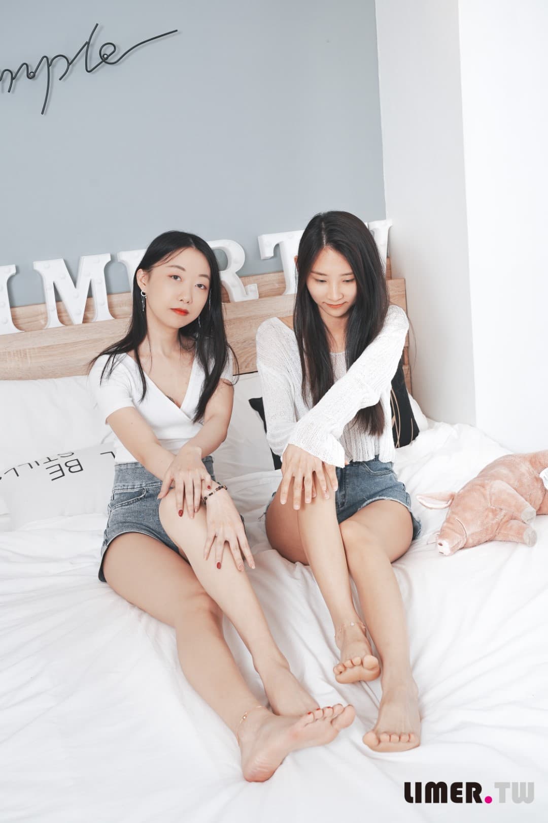 Limerence EJ+Syuan 女女足底TK地狱崩溃求饶_绳艺库视频下载