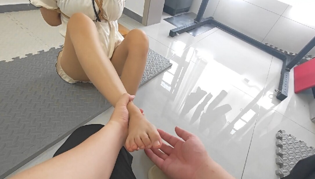 海星裸足驷马TK游戏体验，第一视角与嫩足狂舞_绳艺库视频下载