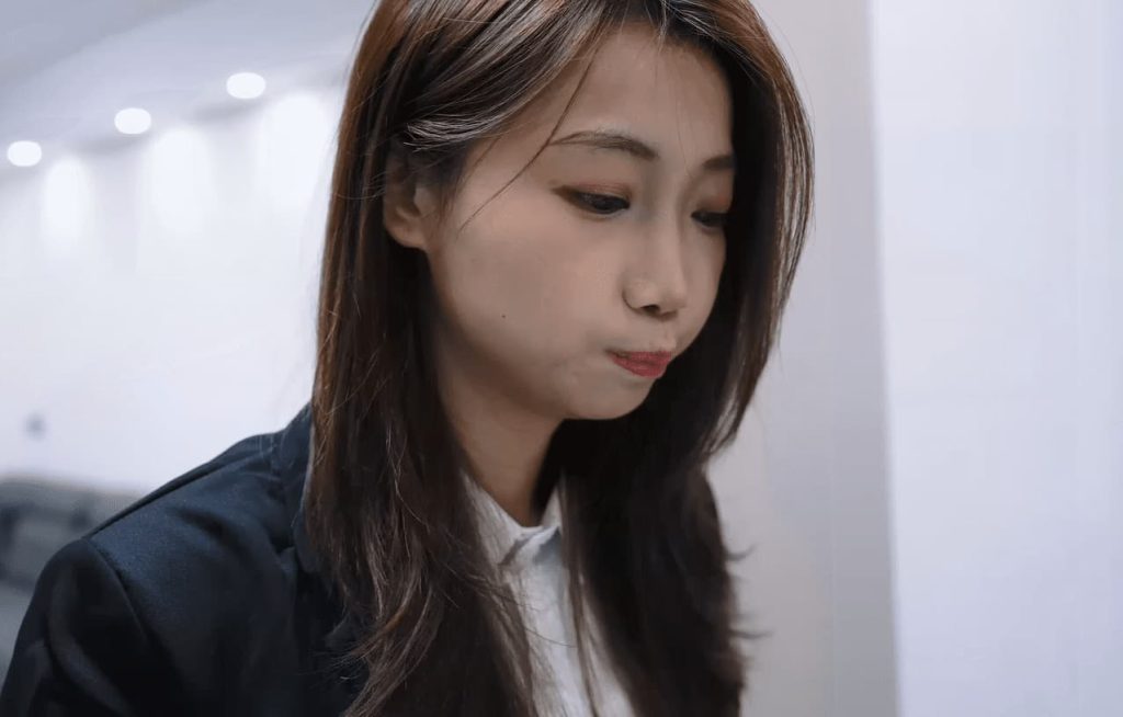 邪粉瘙痒无比男友对鞋出粘液 邪粉诱惑_绳艺库视频下载