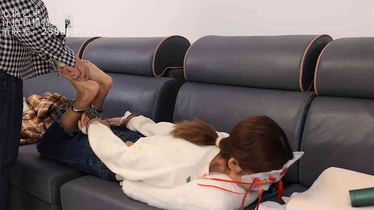 图片[4]_【心悦艺束】-七七试镜新妹子七七，一米七身高才86斤镣铐Tk_绳艺库视频下载