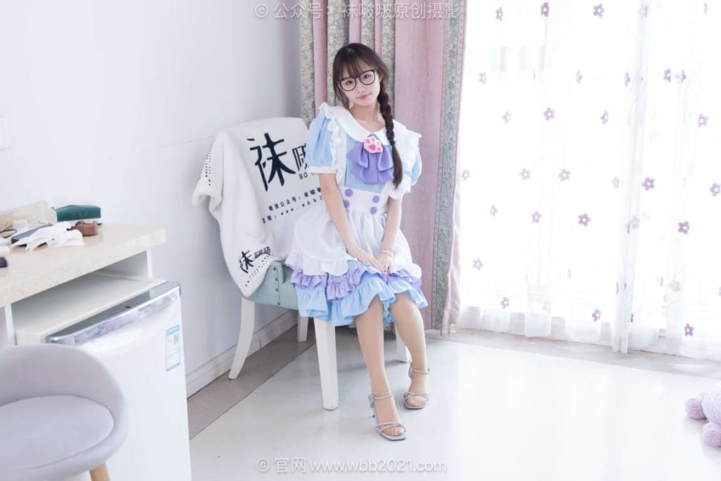 袜啵啵重磅-甜甜圈绑脚趾+气垫梳撸猫手套挠丝袜裸足脚心_绳艺库视频下载