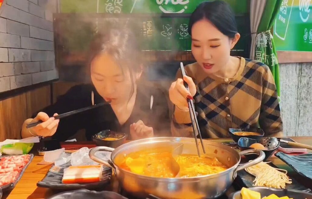 闺蜜的出卖 琪琪和林嘉是很好的闺蜜_绳艺库视频下载