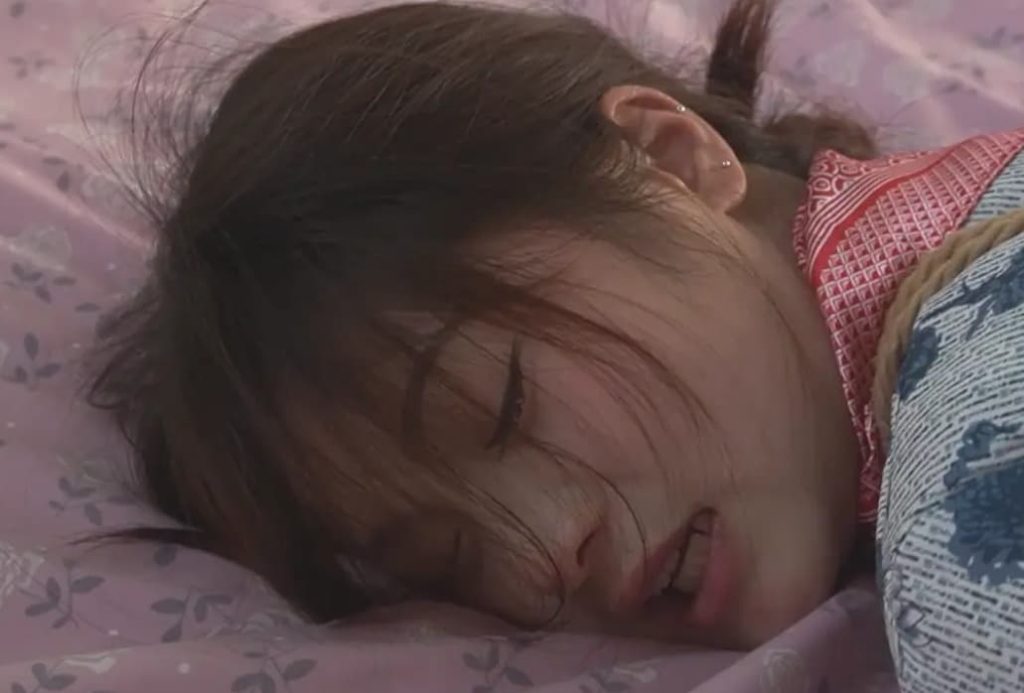 【空姐的生死时刻】某航空空姐下班回家入睡遭_绳艺库视频下载