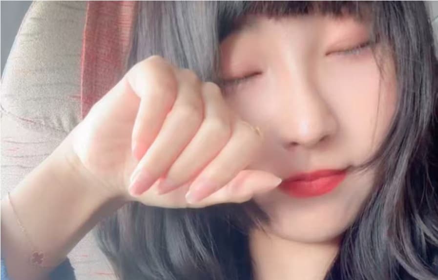 颜值女孩tk只挠脚_绳艺库视频下载