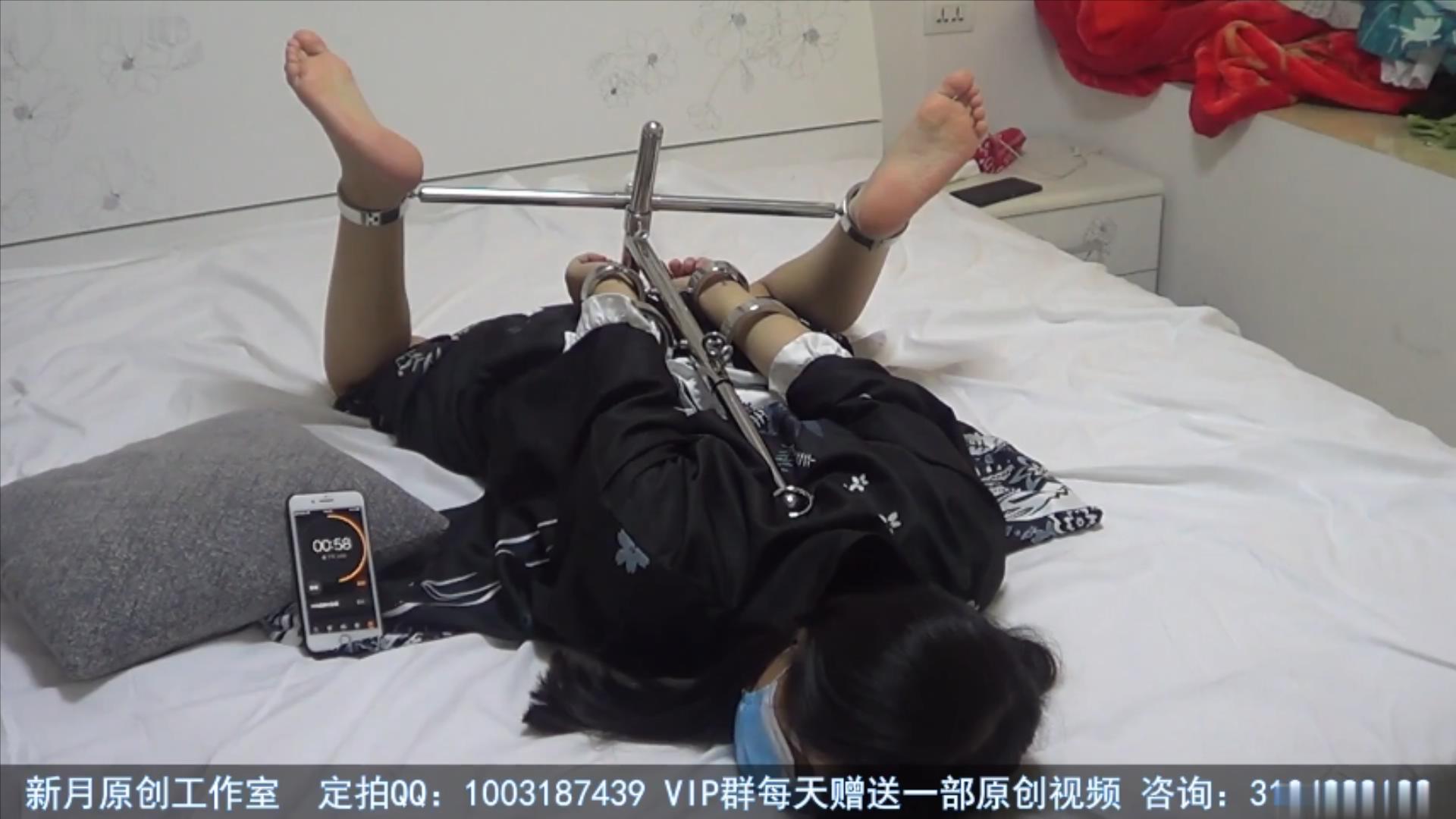 图片[4]_新月原创-玉箫COS春日野穹 白里透红的裸足K9驷马架 挠着脚心玩玩JIO的感觉很棒_绳艺库视频下载