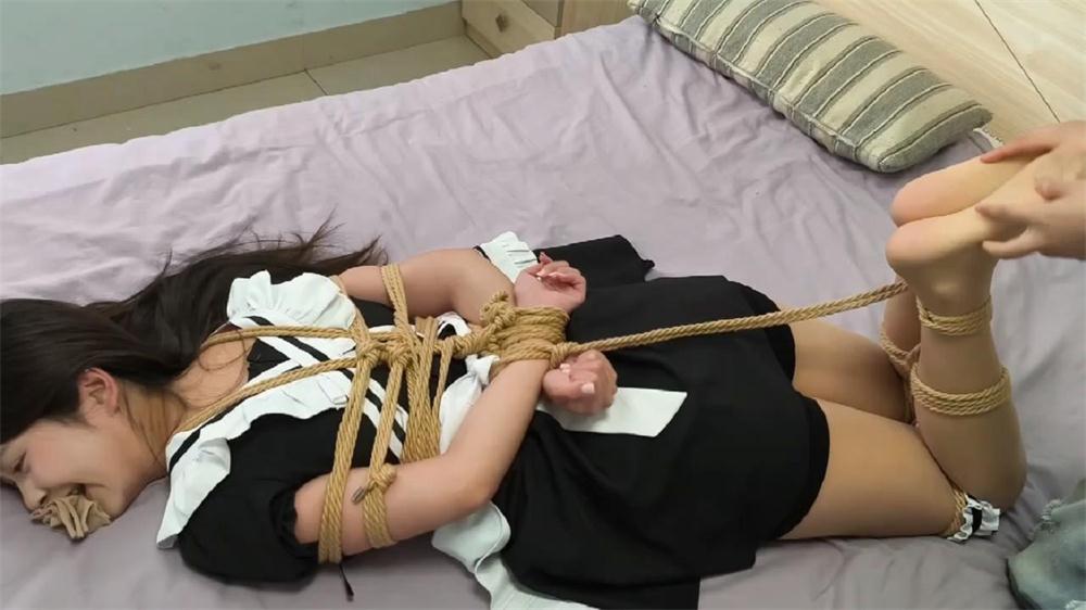 图片[4]_小芮-穿女仆装和肉色裤袜-超级甜妹TK_绳艺库视频下载