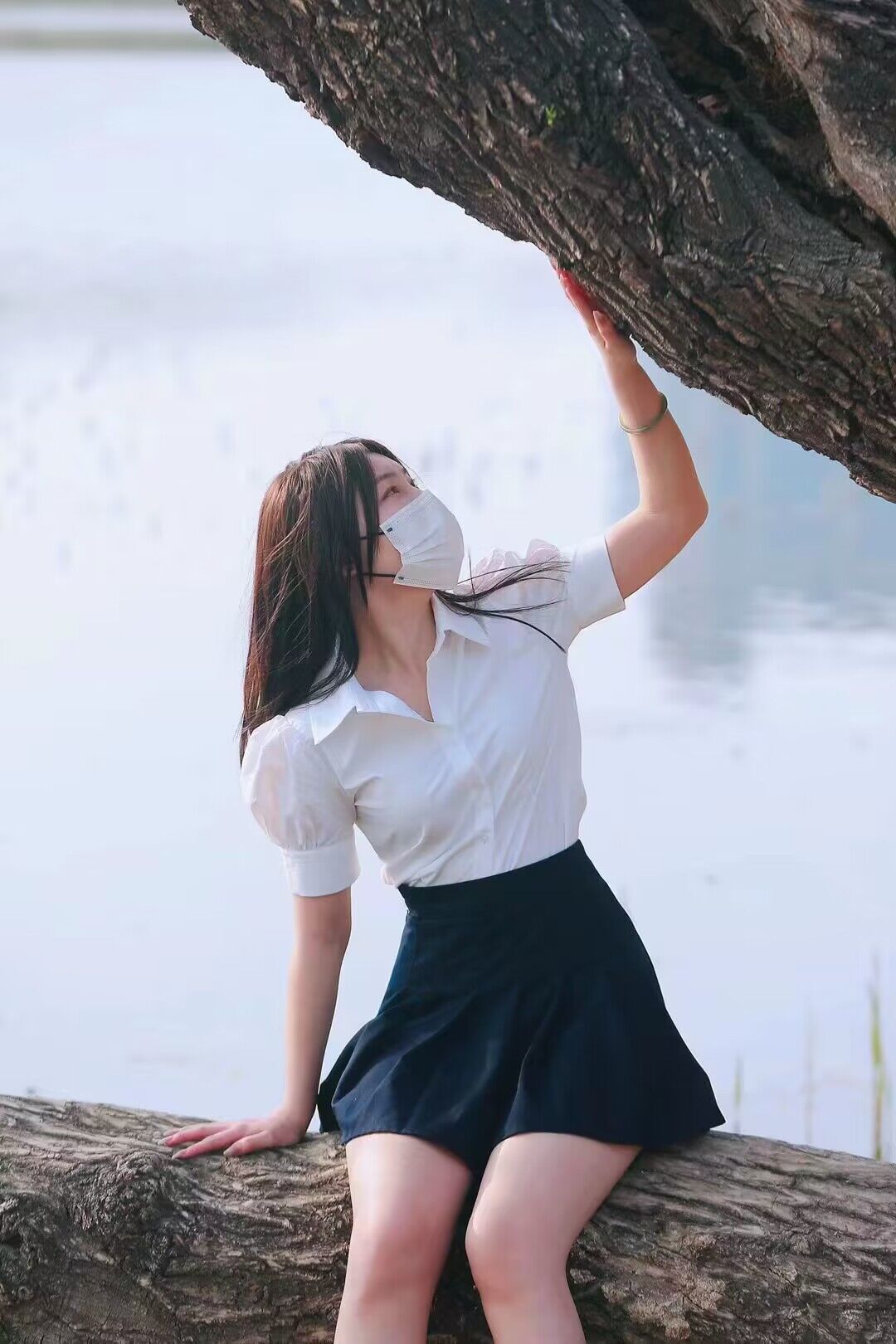 真实-合租房里足枷挠漂亮女友怕痒的玉足_绳艺库视频下载