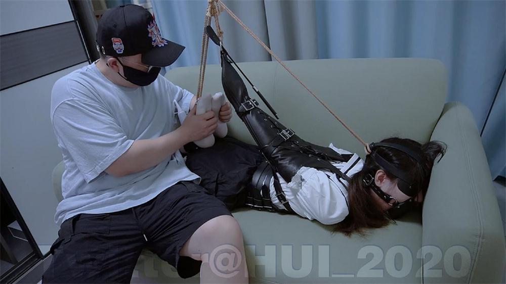 图片[5]_【HUI】被拘束的玩偶.手脚被吊着无法翻身.下手太重把她打哭了_绳艺库视频下载