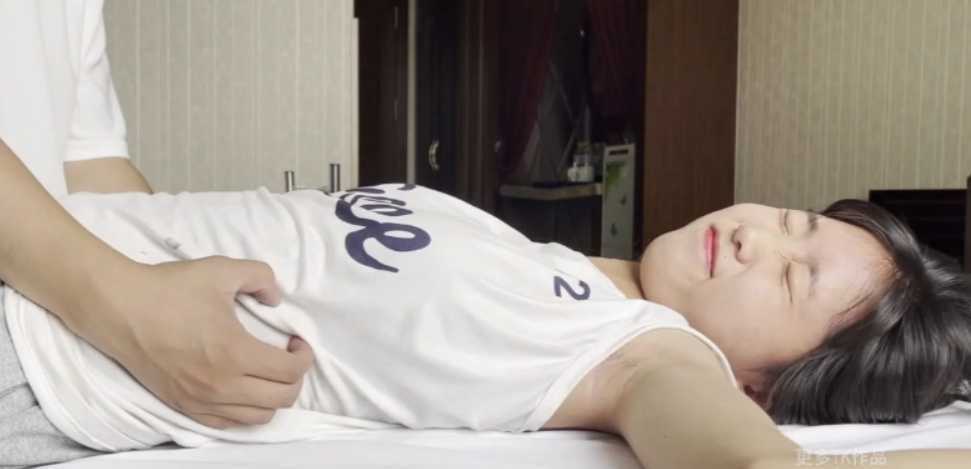 【LT原创】TK白袜小甜美的白嫩裸足，表情销魂_绳艺库视频下载