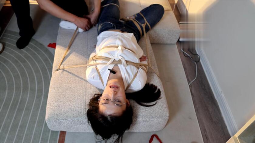 文静的眼睛学姐被捆绑疯狂TK到挣扎、尖叫_绳艺库视频下载