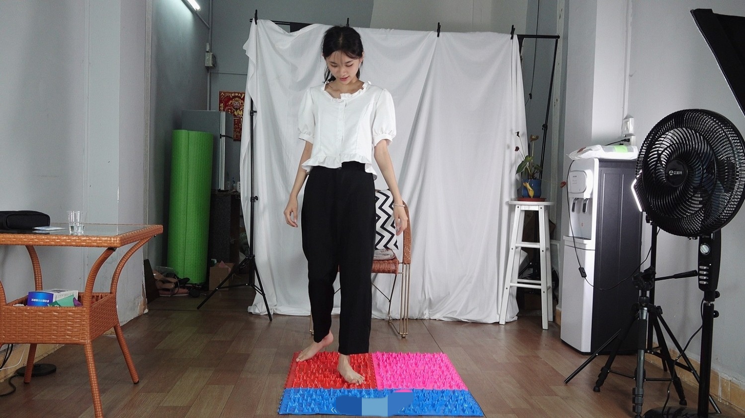 【aapary模拍】颜值小敏趾压板，挠脚心电疗仪 ，绝望TK_绳艺库视频下载