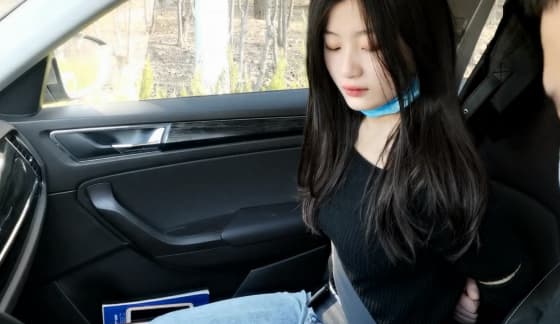 高颜值小姐姐车内捆绑白袜TK_绳艺库视频下载