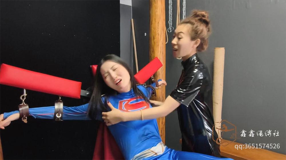 神奇女侠找到暗夜女王索要文件 被暗算绑起来后TK_绳艺库视频下载