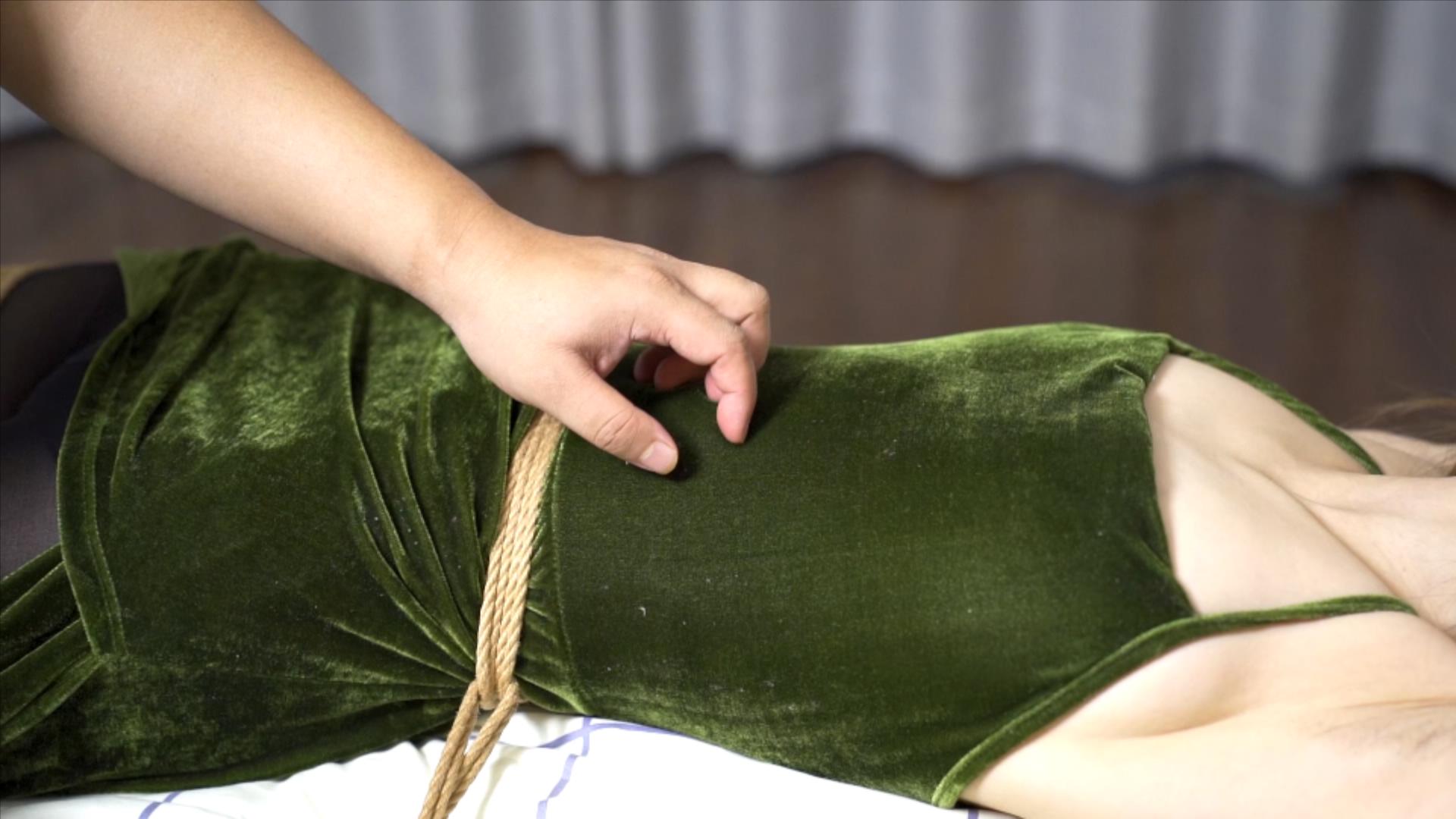 象人原创-捆绑强行TK黑丝美少女嗷嗷 床缚 TK脚心_绳艺库视频下载