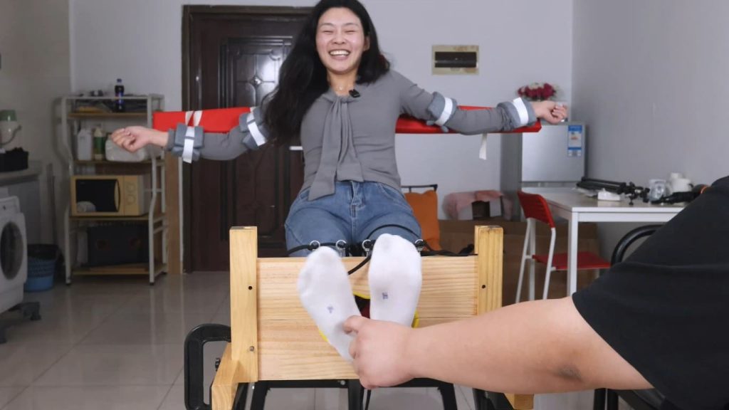 足枷TK素人主持人_绳艺库视频下载